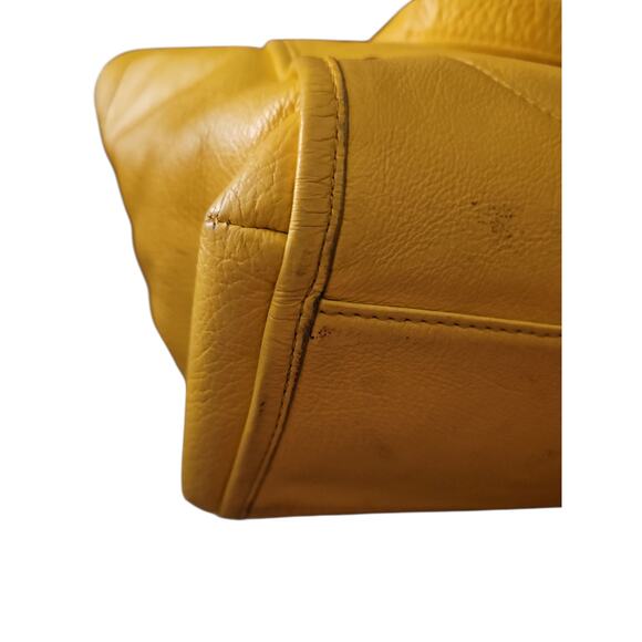 Coach F34039 Mickie Large Yellow Pebbled Grain Leather Shoulder Tote - Picture 5 of 14